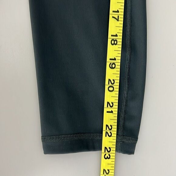 Lululemon Time To Sweat Crop *23" Melanite Size 2 - Picture 12 of 14